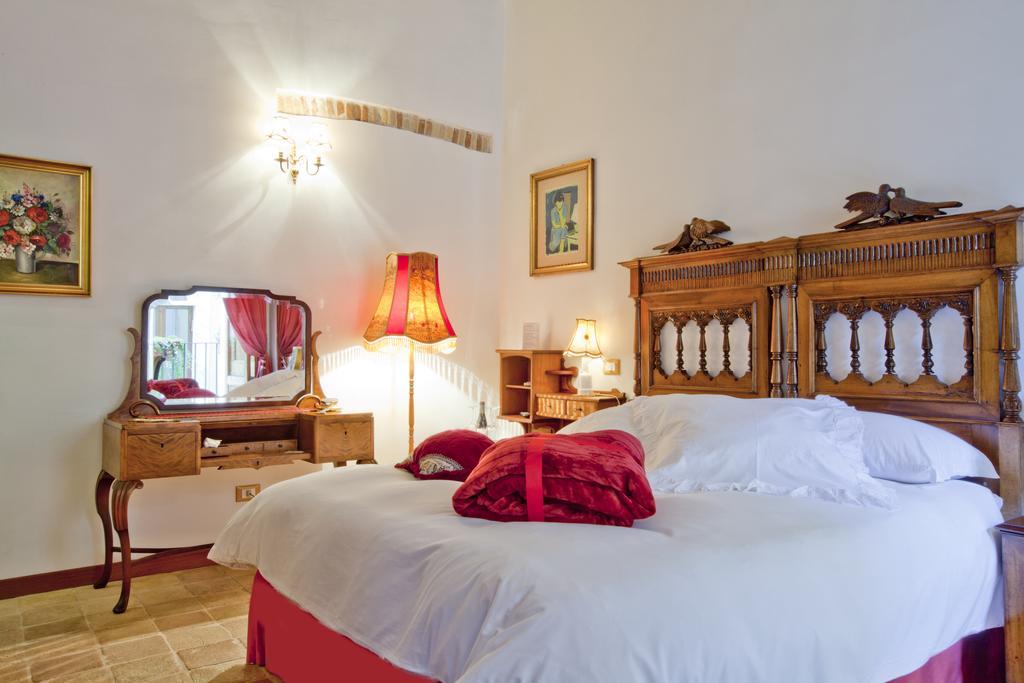 B&B Il Marchese Del Grillo Sulmona Ruang foto