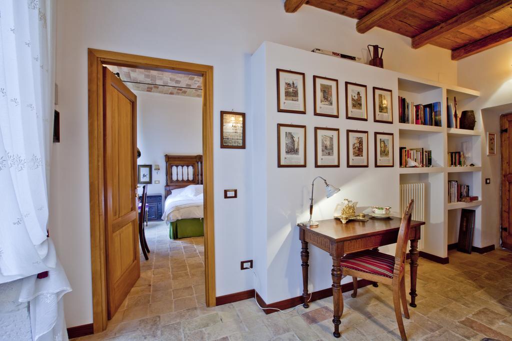 B&B Il Marchese Del Grillo Sulmona Bagian luar foto