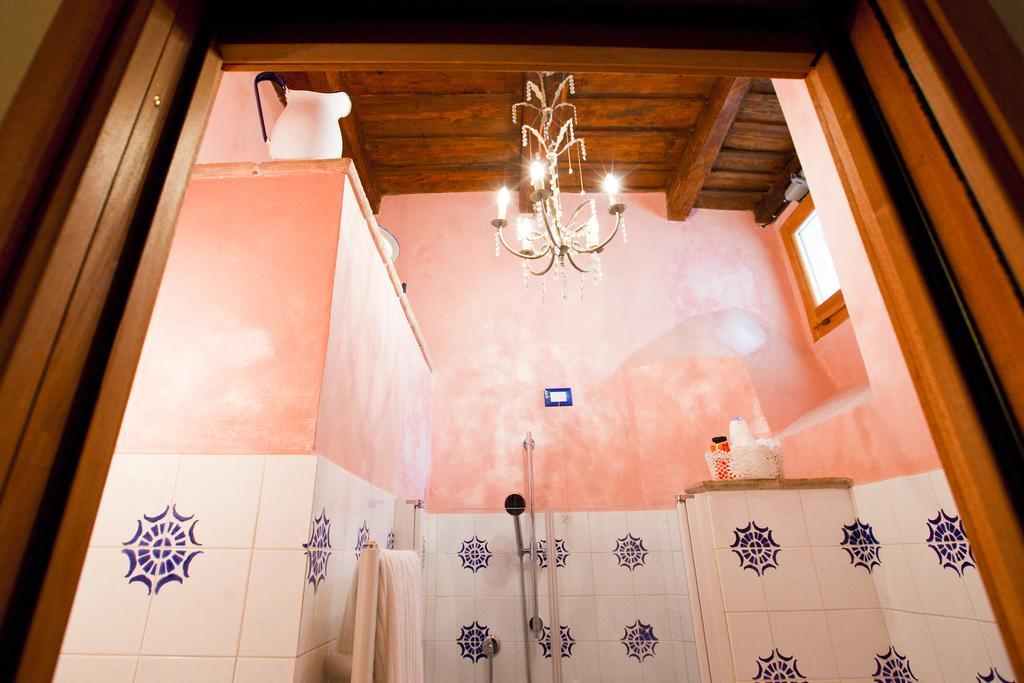 B&B Il Marchese Del Grillo Sulmona Ruang foto