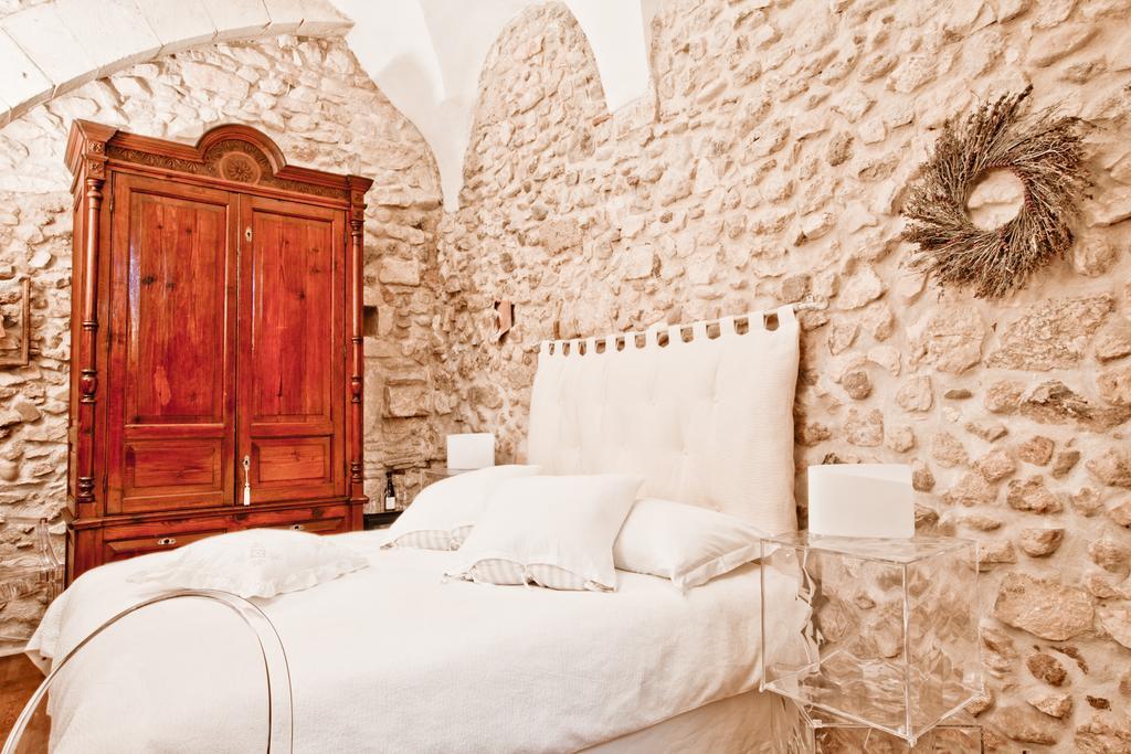 B&B Il Marchese Del Grillo Sulmona Ruang foto