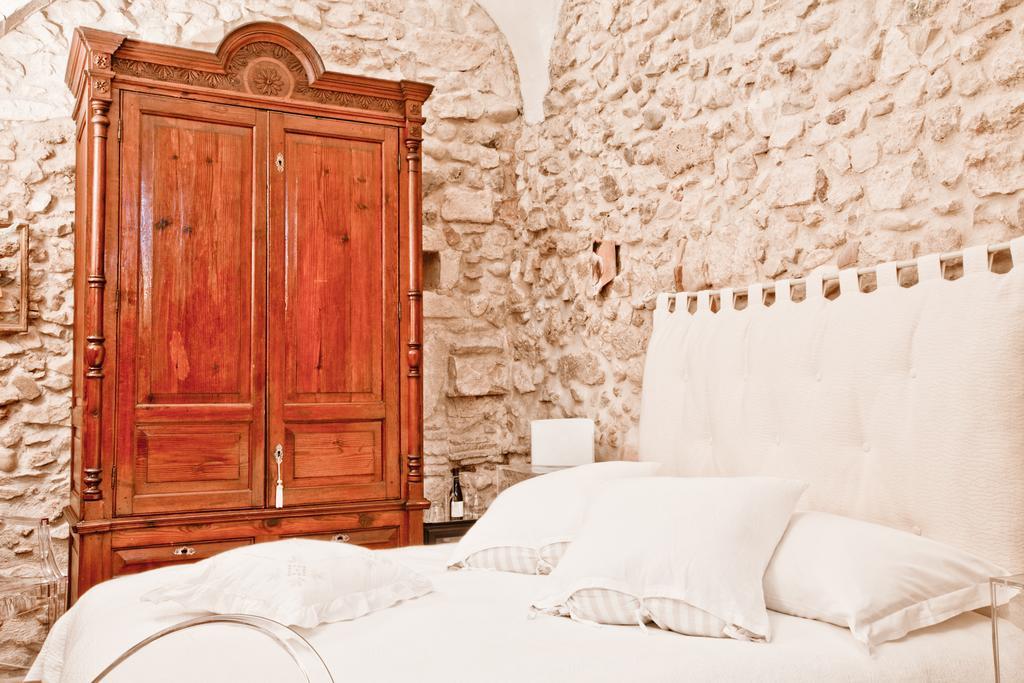 B&B Il Marchese Del Grillo Sulmona Ruang foto