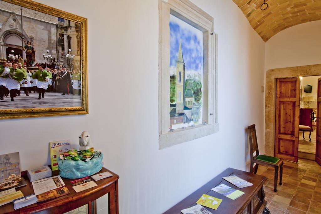 B&B Il Marchese Del Grillo Sulmona Bagian luar foto