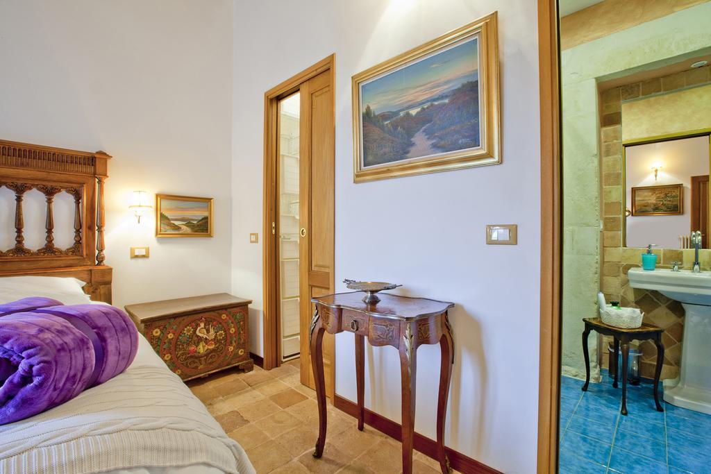 B&B Il Marchese Del Grillo Sulmona Ruang foto