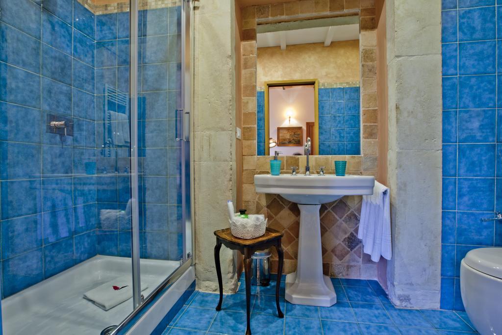B&B Il Marchese Del Grillo Sulmona Ruang foto