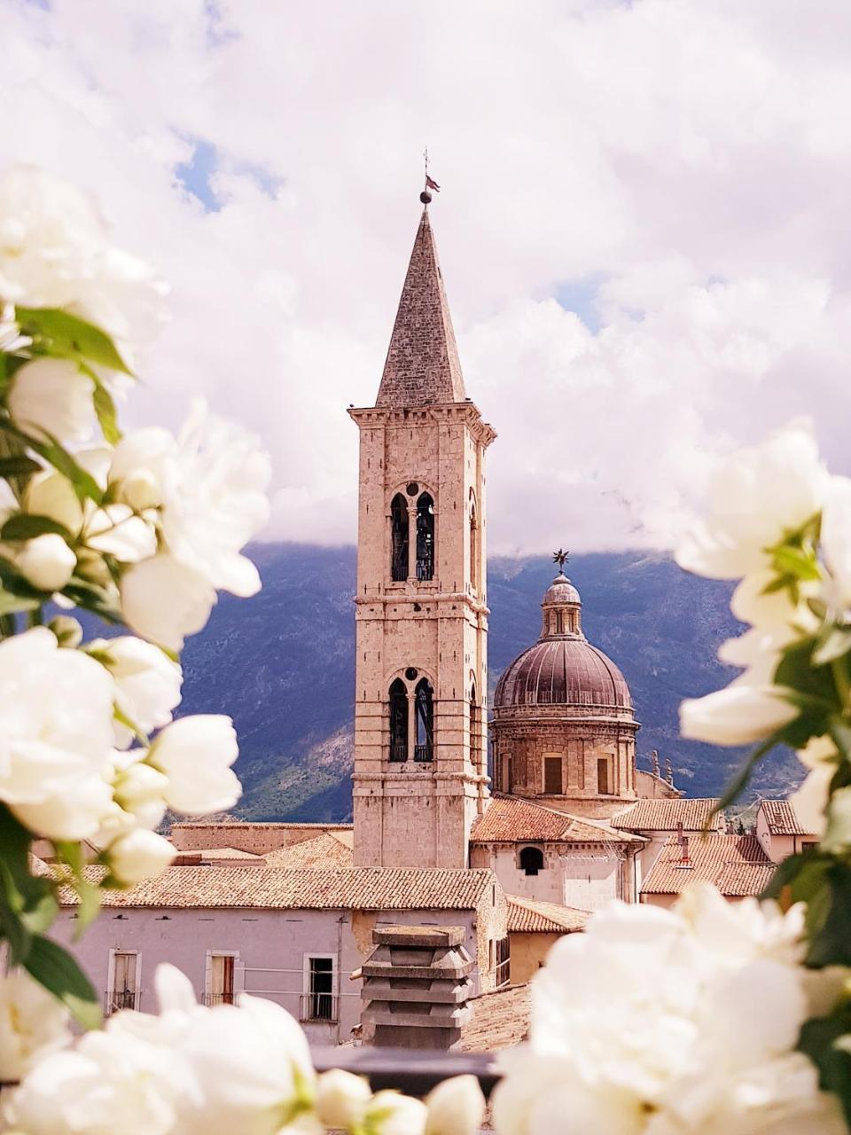 B&B Il Marchese Del Grillo Sulmona Bagian luar foto