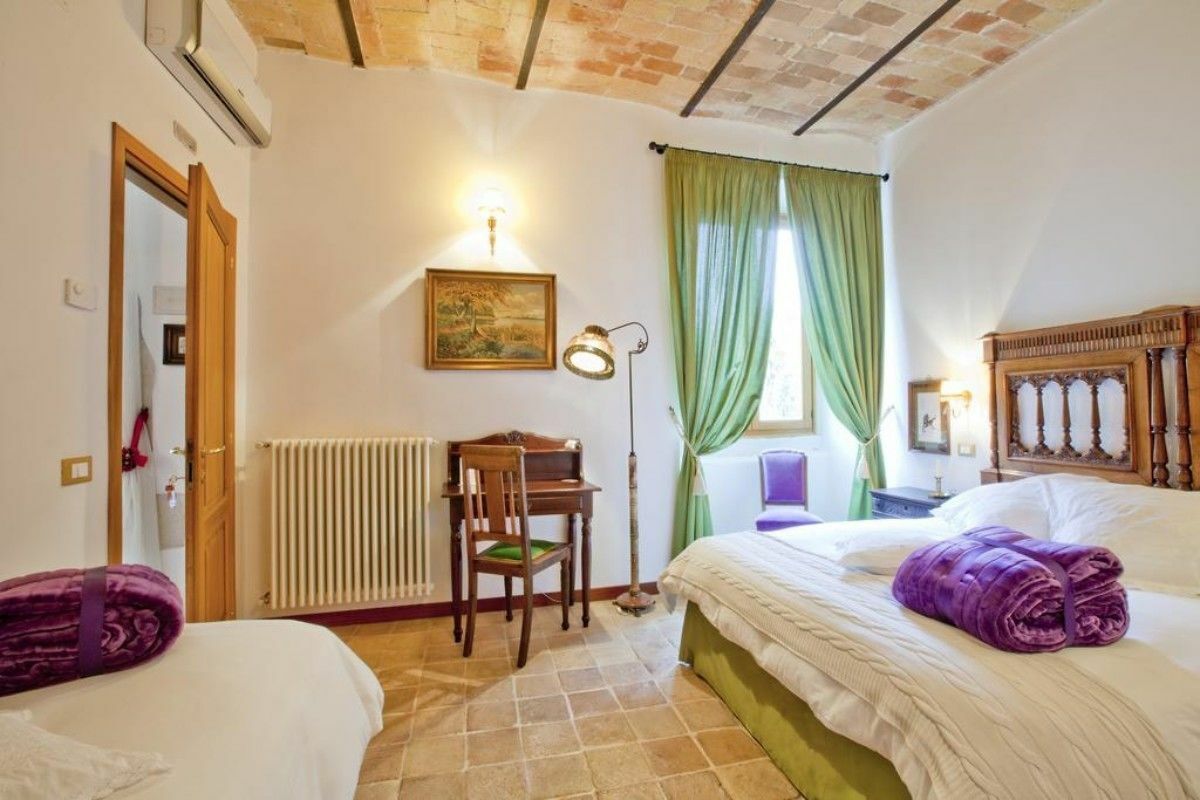 B&B Il Marchese Del Grillo Sulmona Bagian luar foto